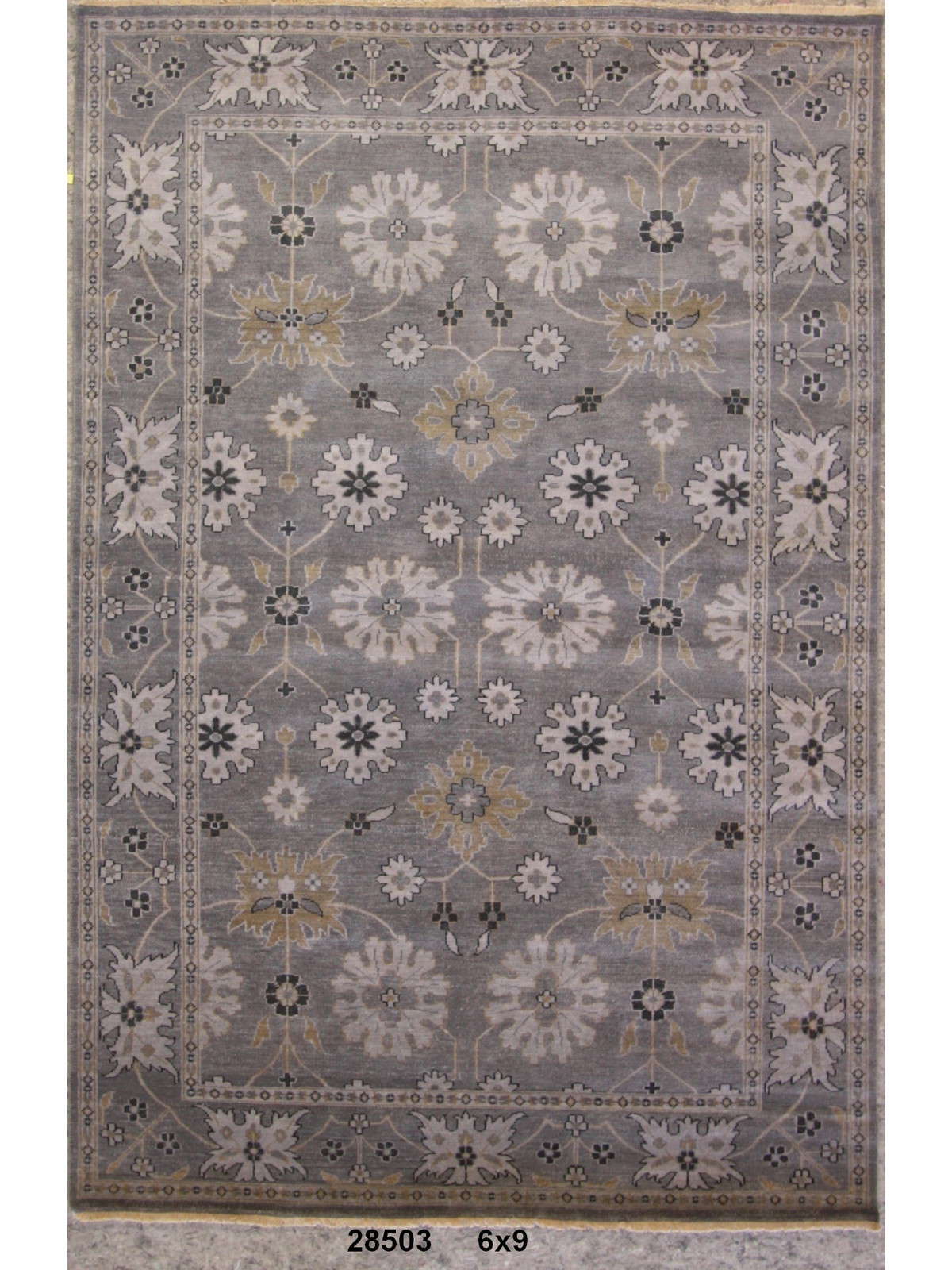 Traditional Grey H-27 6x9 Hand Knotted Area Rug from India