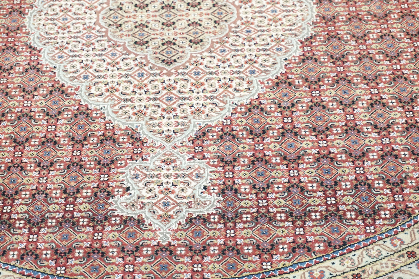 Traditional Red MAHI 8ft Round Hand Knotted Area Rug from India