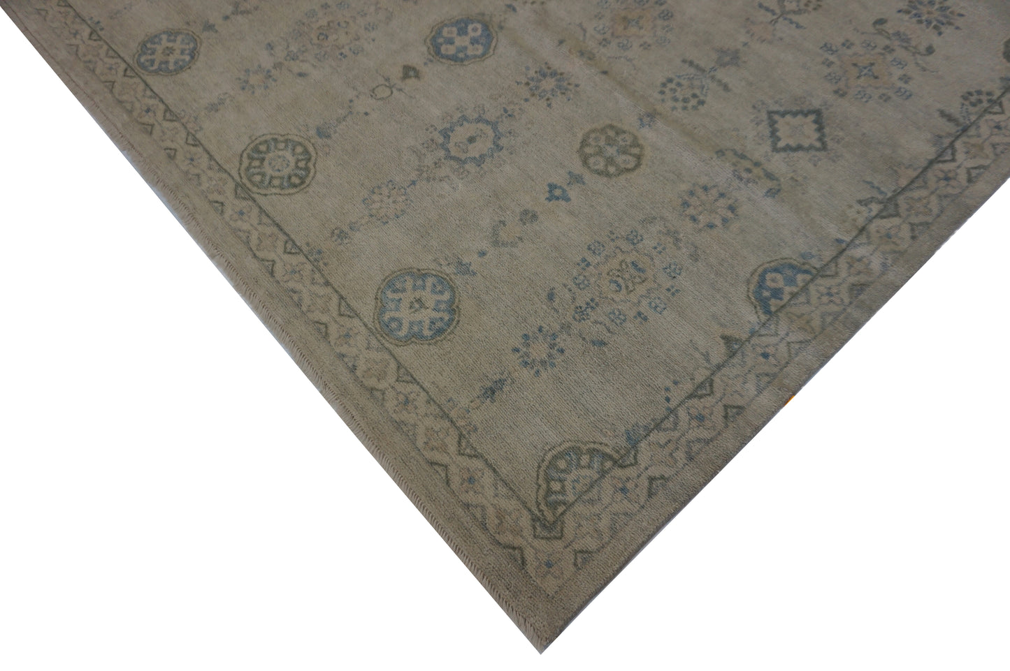 Traditional Grey AT-155 8x10 Hand Knotted Area Rug from India