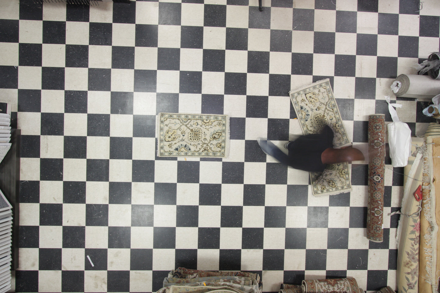 Traditional Ivory 3714 2x3 Hand Knotted Area Rug from India