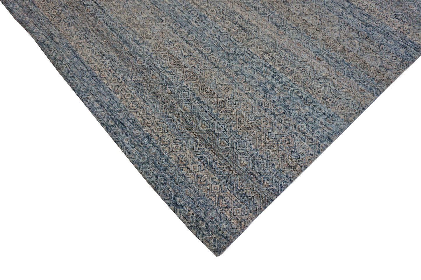 Traditional Assorted K-827 8x10 Hand Knotted Area Rug from India