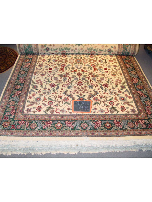 Traditional Ivory GARDEN 8x11 Hand Knotted Area Rug from India